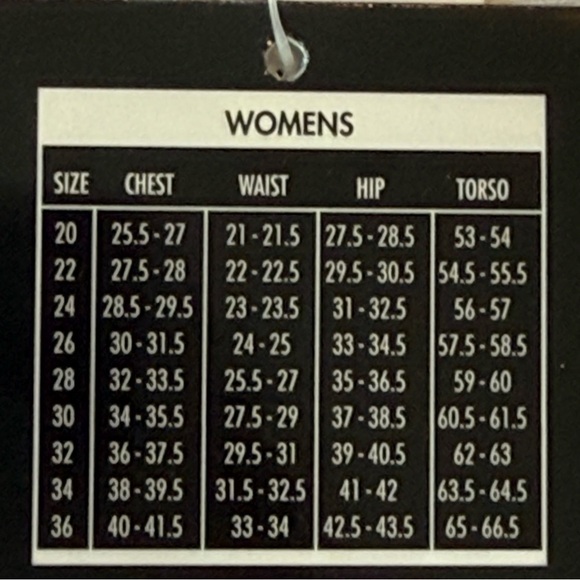 TYR Women’s Thresher Open Back Tech Swimsuit Size 26 Black - Picture 5 of 10